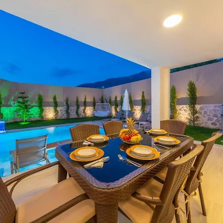 Luxury 4-bed With Private Pool And Jacuzzi Ovacik (Fethiye)