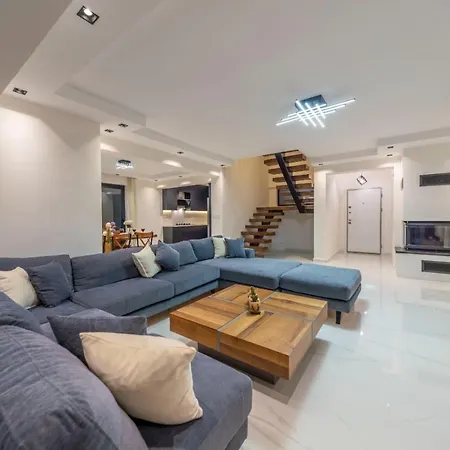 Villa Luxury 4-bed With Private Pool And Jacuzzi *